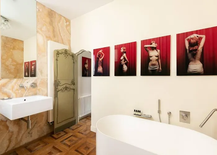 Casa Arte, A Burghesius