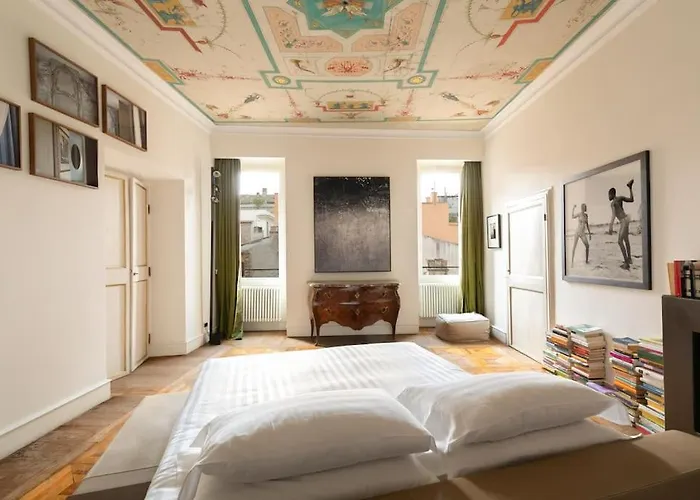 Casa Arte, A Burghesius Rome